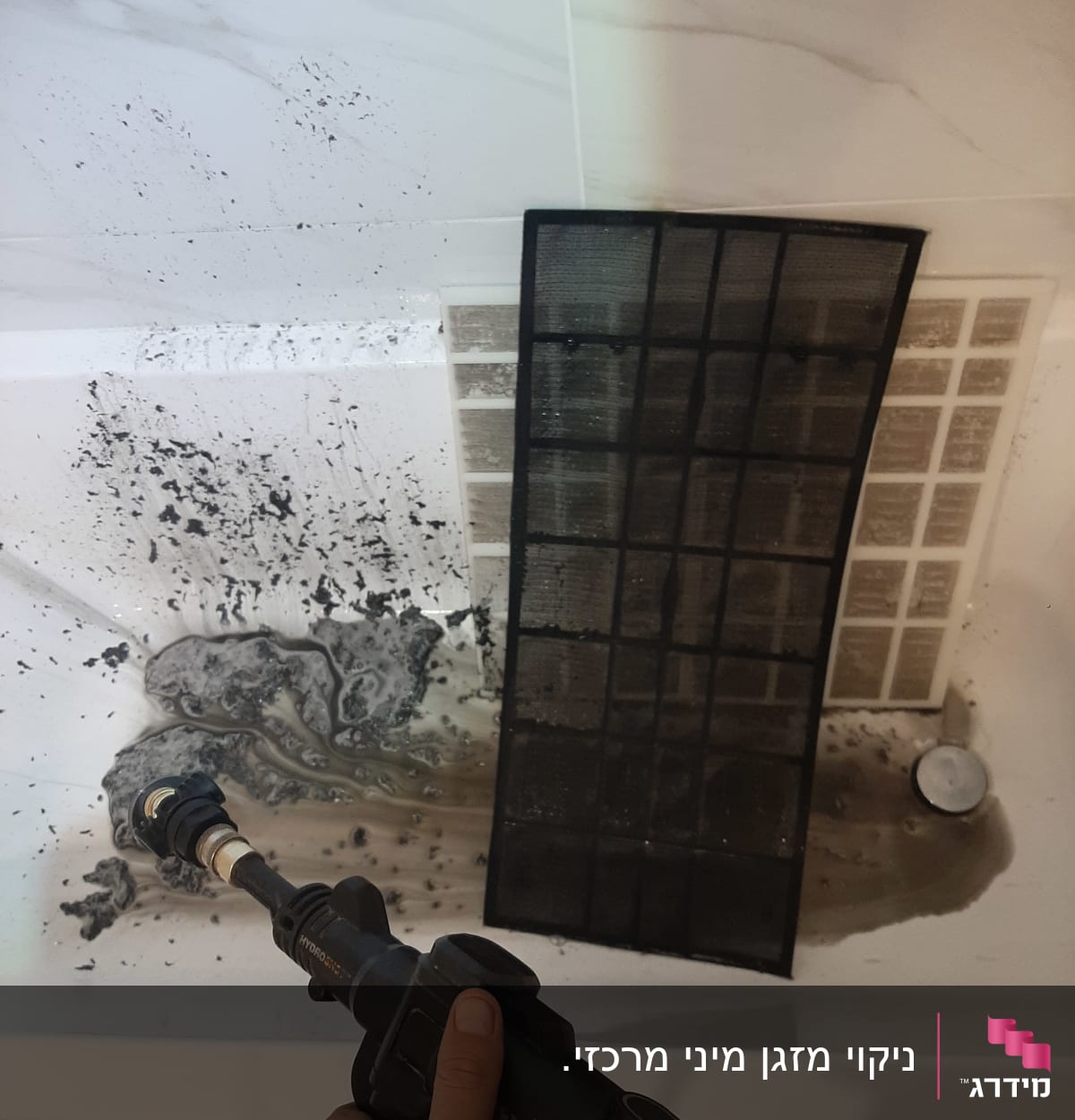 ניקוי פילטר מזגן עם מכונת שטיפה בלחץ